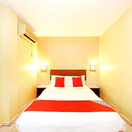 Super Oyo 447 Comfort Hotel Meru Кланг Экстерьер фото