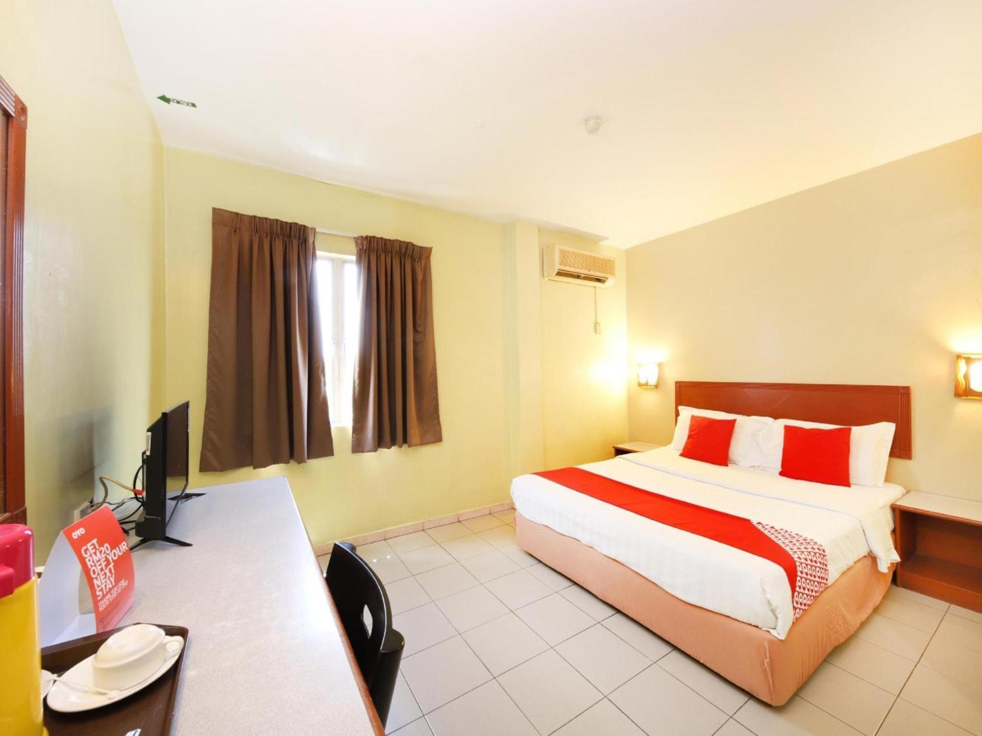 Super Oyo 447 Comfort Hotel Meru Кланг Экстерьер фото