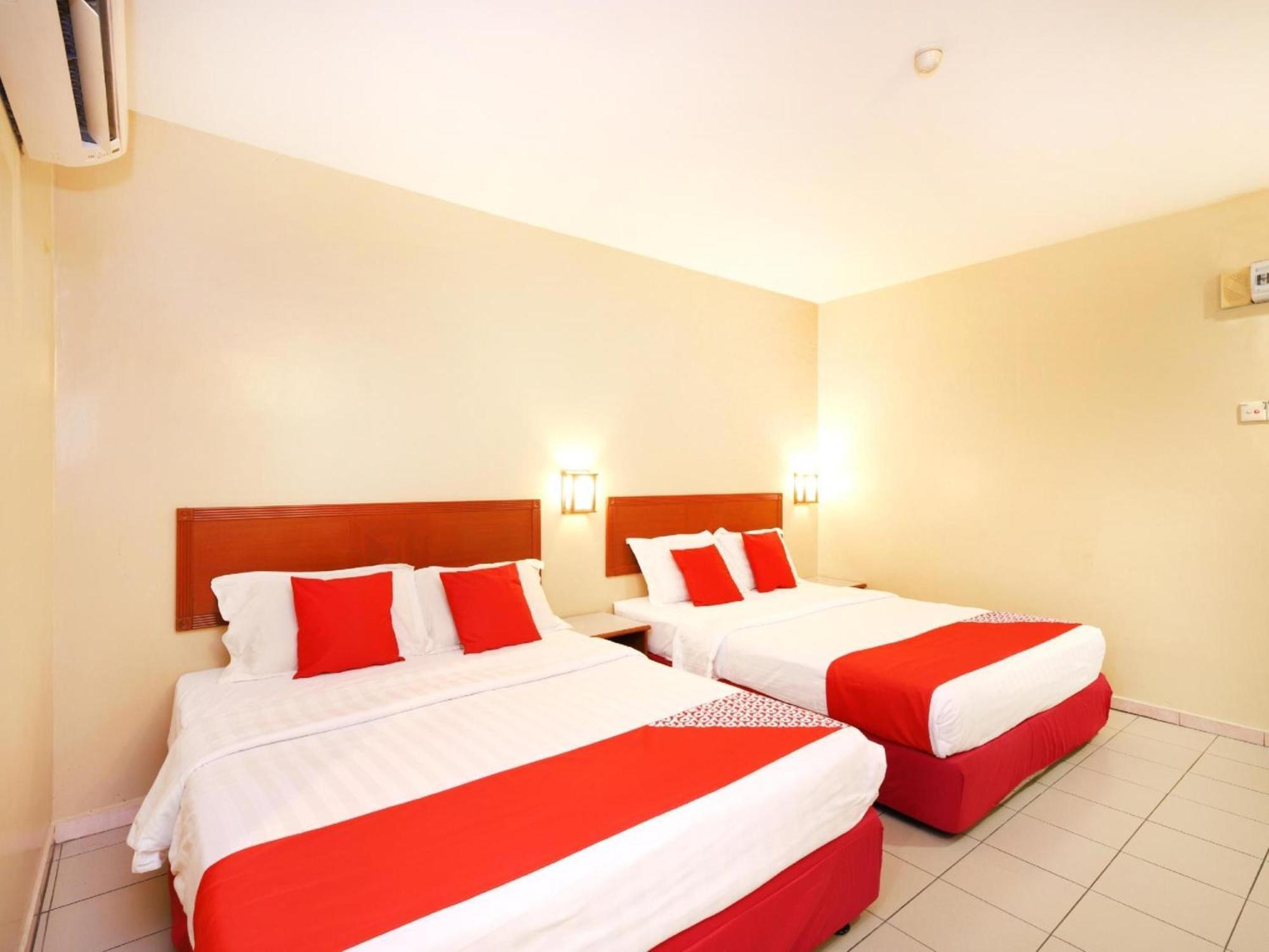 Super Oyo 447 Comfort Hotel Meru Кланг Экстерьер фото