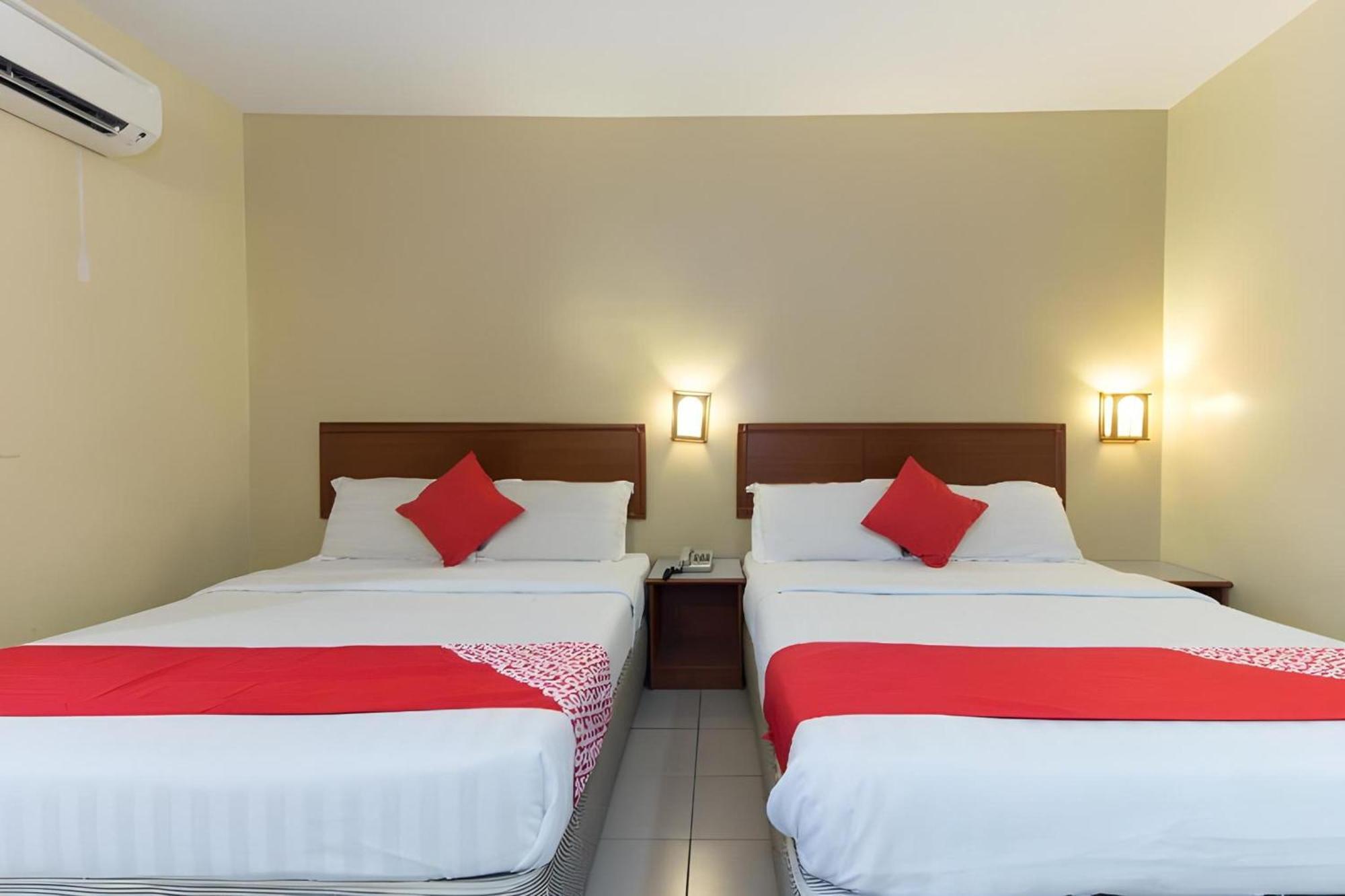 Super Oyo 447 Comfort Hotel Meru Кланг Экстерьер фото