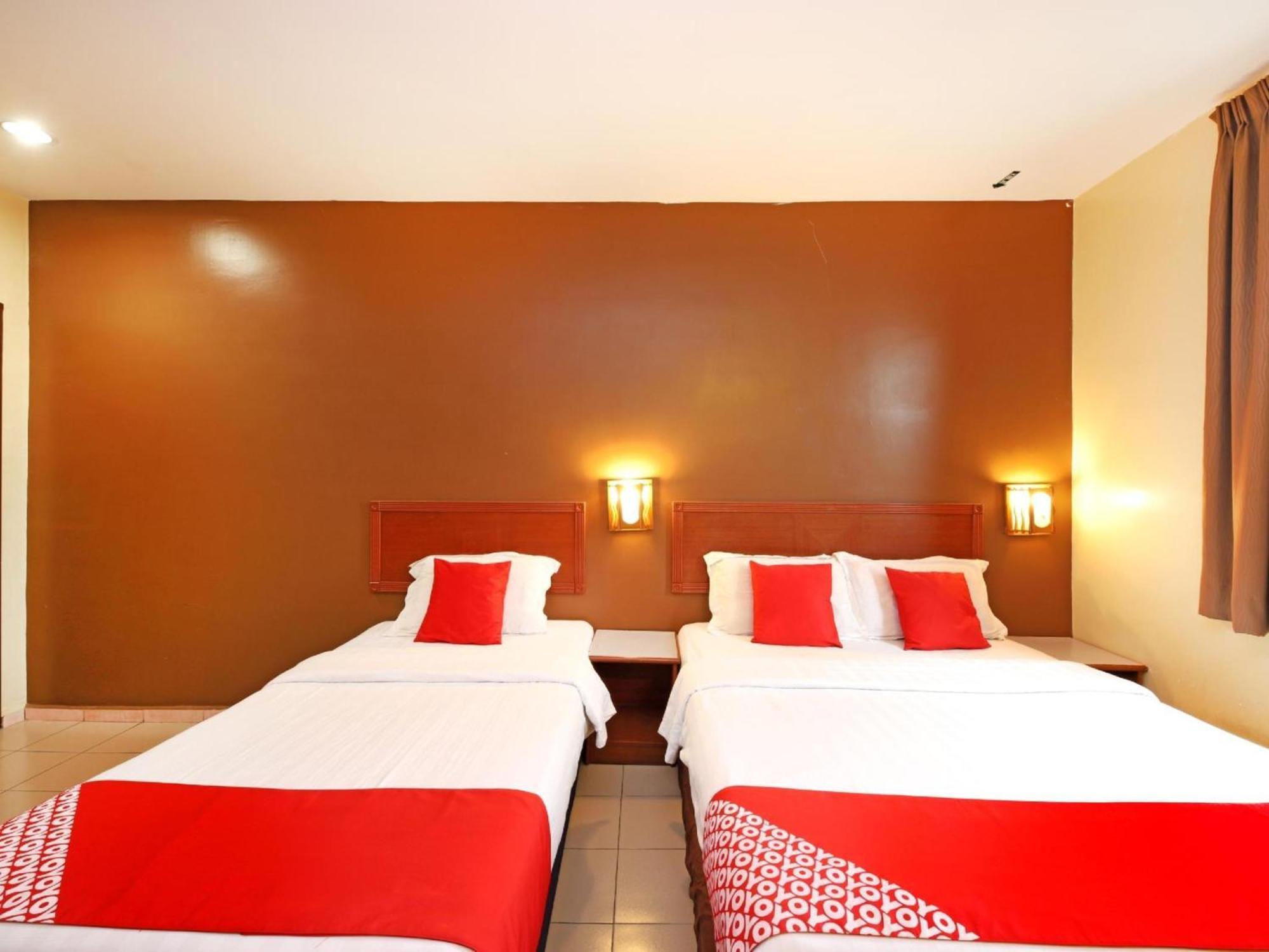 Super Oyo 447 Comfort Hotel Meru Кланг Экстерьер фото