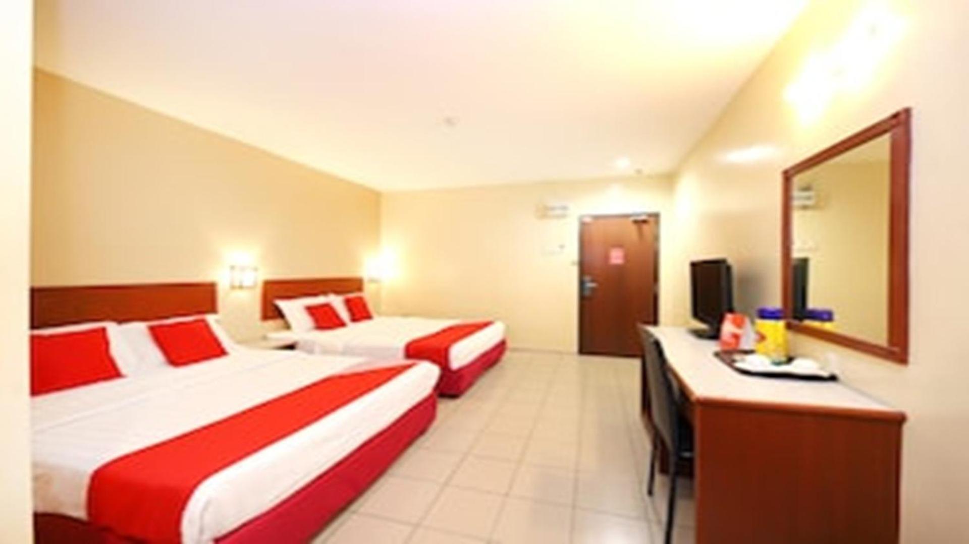 Super Oyo 447 Comfort Hotel Meru Кланг Экстерьер фото